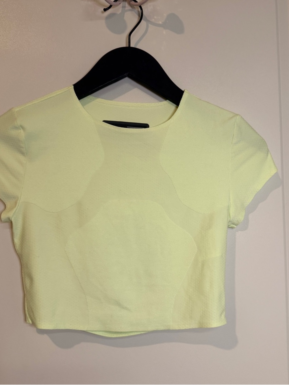 Nike Tech Light Yellow Cropped Short Sleeve T-Shirt Women's XS